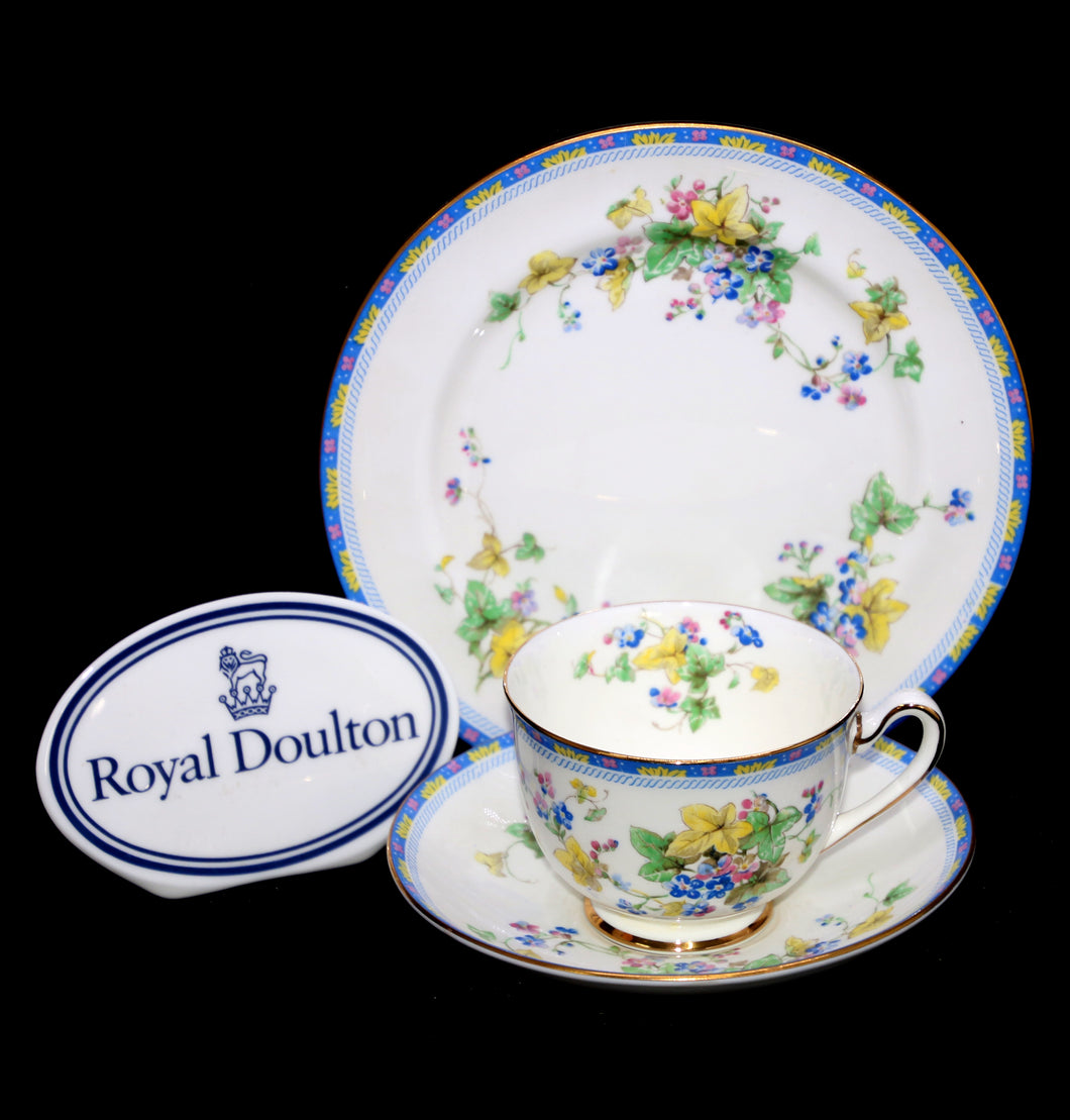 Vintage ROYAL DOULTON England H4451 LEONIE exquisitely pretty teacup trio set