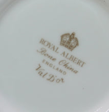 Load image into Gallery viewer, Vintage Royal Albert England Val Dór set of 4 soup coupes bowls
