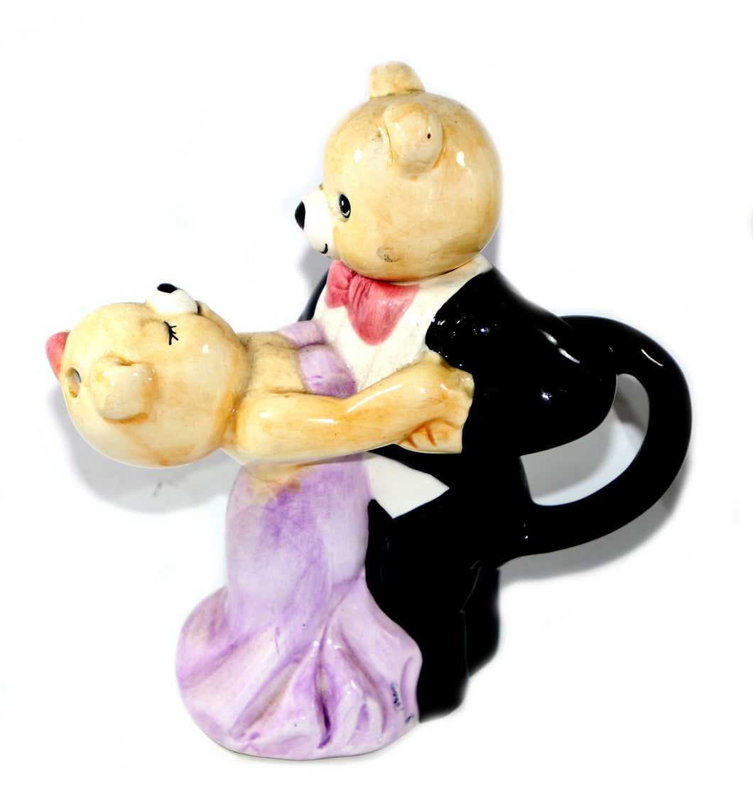 Vintage sweet dancing couple teddy bears collector's novelty teapot
