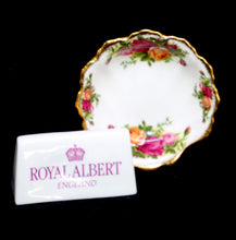 Load image into Gallery viewer, Vintage ROYAL ALBERT England bone china OLD COUNTRY ROSES shell nut bowl
