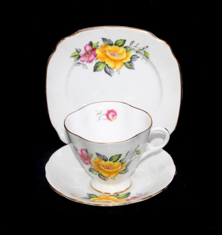 Vintage Windsor England bone china stunningly pretty teacup trio