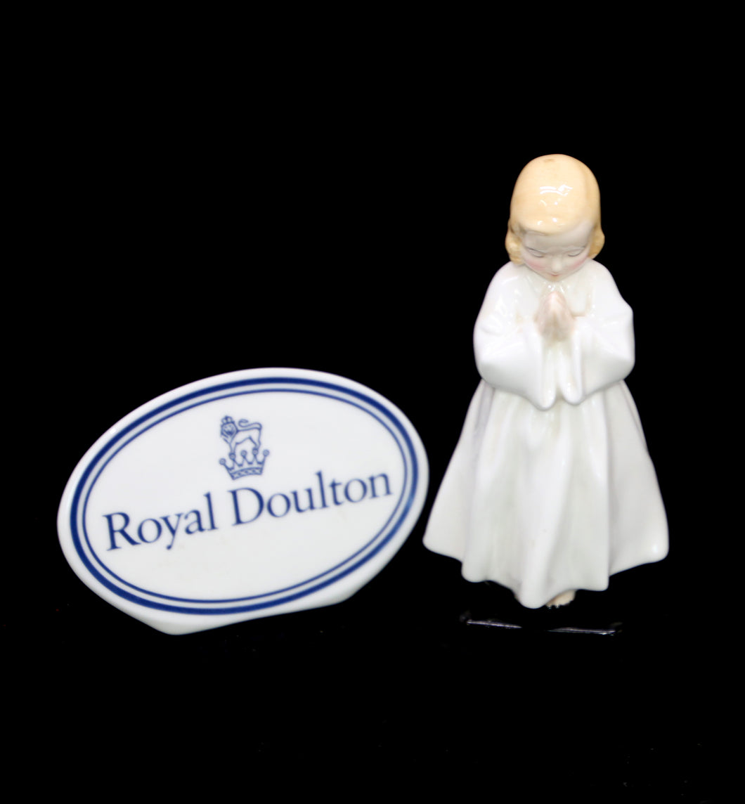 Vintage ROYAL DOULTON England BEDTIME 1945 HN 1978 sweet child figurine