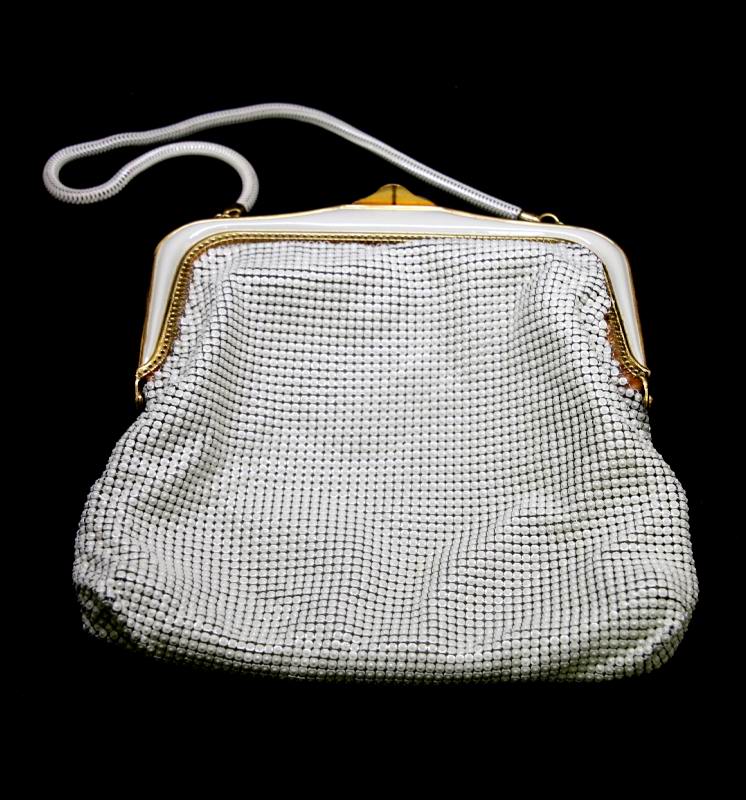 Vintage cream Oroton metal fine mesh handbag with snake chain