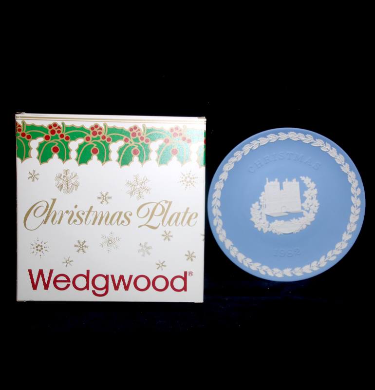 Vintage Wedgwood 1982 jasperware blue & white Christmas plate Lambeth Palace
