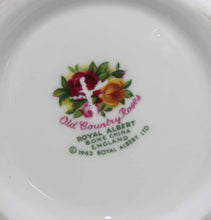 Load image into Gallery viewer, Vintage ROYAL ALBERT England Old Country Roses large cream jug and sugar bowl set
