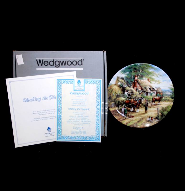 Vintage Wedgwood Making the Hayrick Country Days collectors plate in box