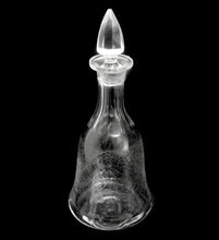 Load image into Gallery viewer, Vintage stunning fine etched decanter &amp; 6 liqueur glasses set
