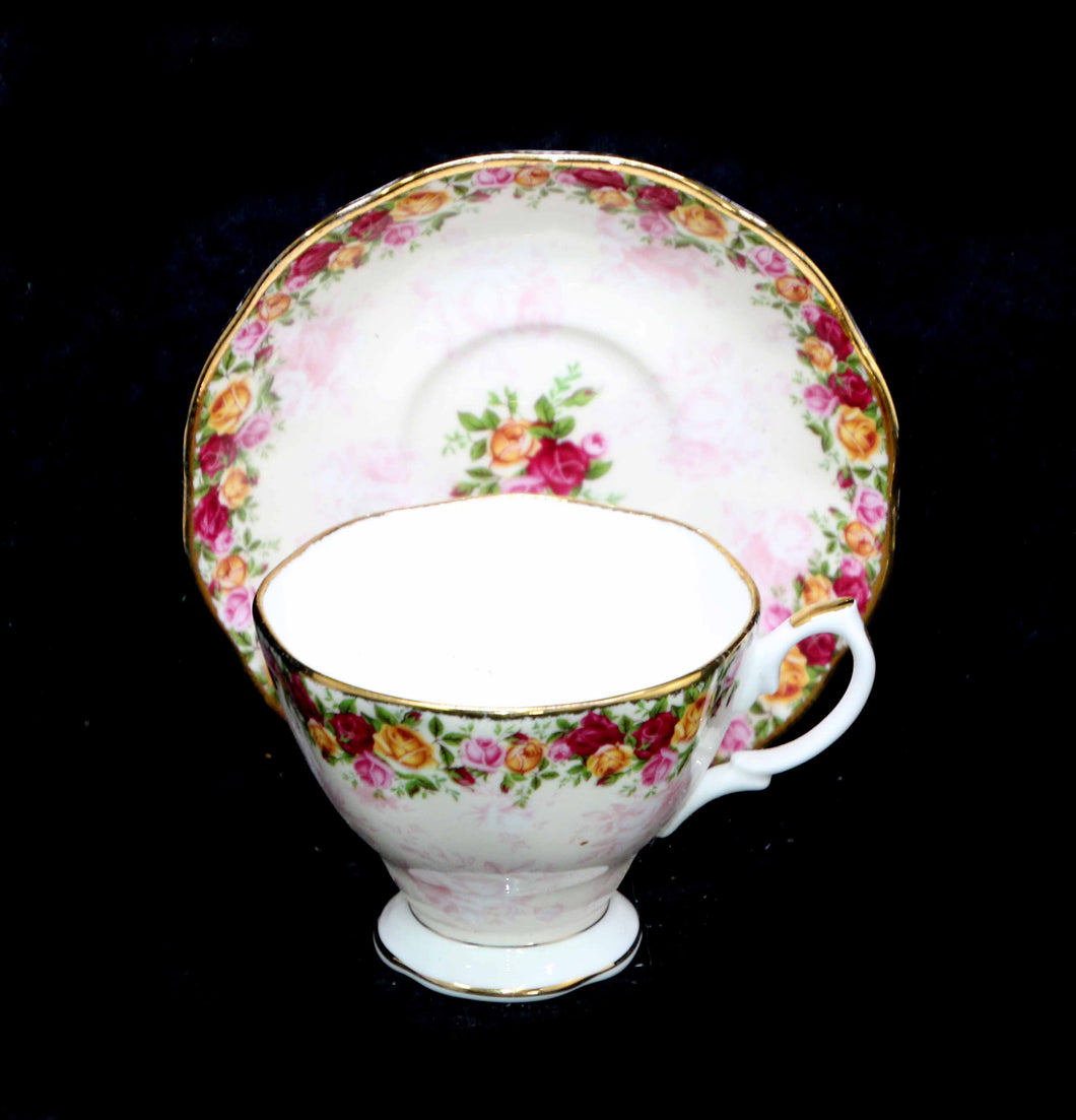 Vintage Royal Albert OLD COUNTRY ROSES Peach Damask teacup & saucer duo