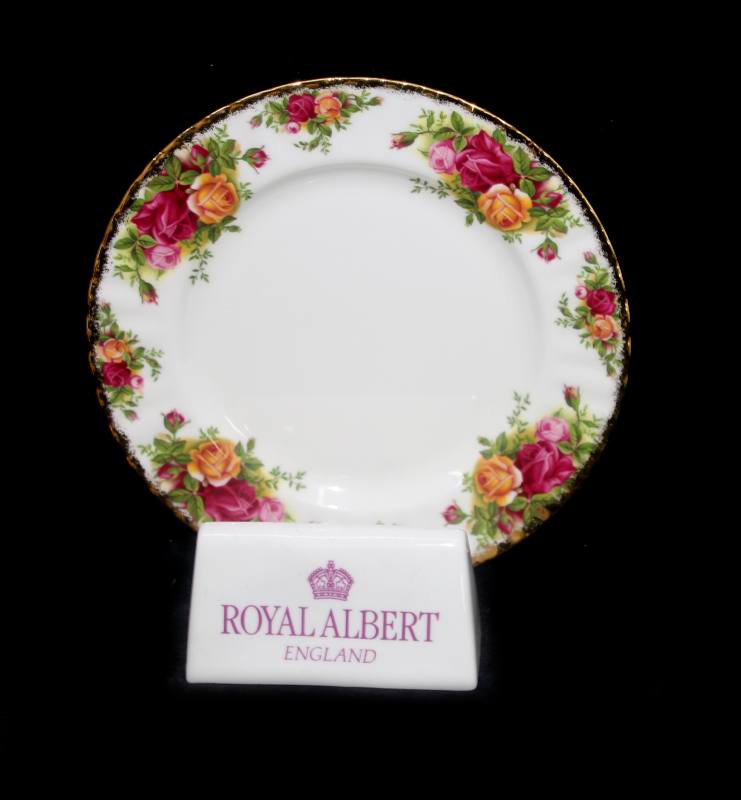 Vintage Royal Albert England Old Country Roses single entree salad plate