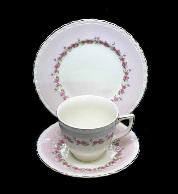 Vintage Myott Staffordshire England pretty pink roses teacup trio set