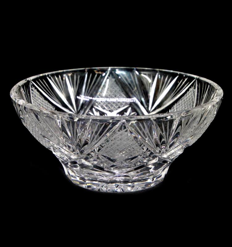 Vintage beautiful sparkly cut crystal bowl