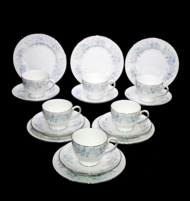 Vintage Wedgwood Belle Fleur ENGLAND blue & white set of 6 teacup trios