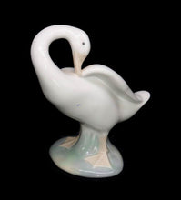 Load image into Gallery viewer, Vintage LLADRO Spain white preening goose figurine
