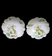 Load image into Gallery viewer, Vintage RS Germany pair of pretty fluted lily pin dishes small bowls
