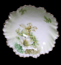 Load image into Gallery viewer, Vintage RS Germany pair of pretty fluted lily pin dishes small bowls
