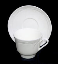 Load image into Gallery viewer, Vintage Wedgwood ENGLAND metallised bone china set of 3 teacup duos
