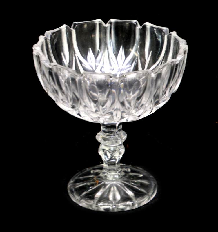 Vintage heavy pressed clear glass gorgeously pretty comport lolly snack bowl