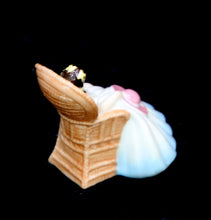 Load image into Gallery viewer, Vintage Royal Doulton ANNABEL M218 2004 miniature lady figurine 6cm
