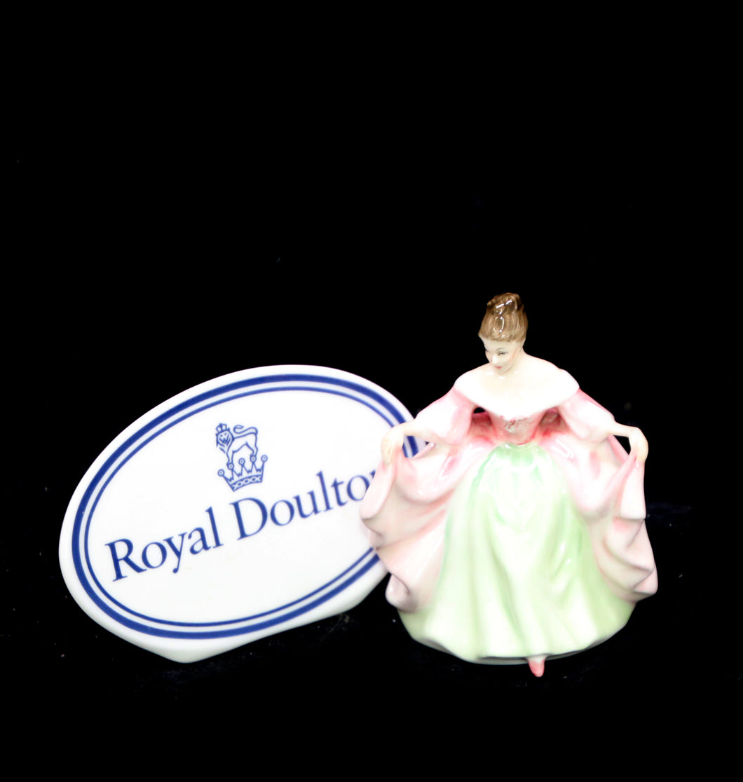 Vintage 1980 Royal Doulton England HN 3219 SARA Peggy Davies lady figurine