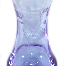 Load image into Gallery viewer, Vintage CAITHNESS Scotland alexandrite / neodymium purple harebell signed vase
