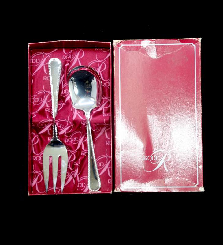 Vintage RODD English Feather silver plated 2 pc salad servers in original box