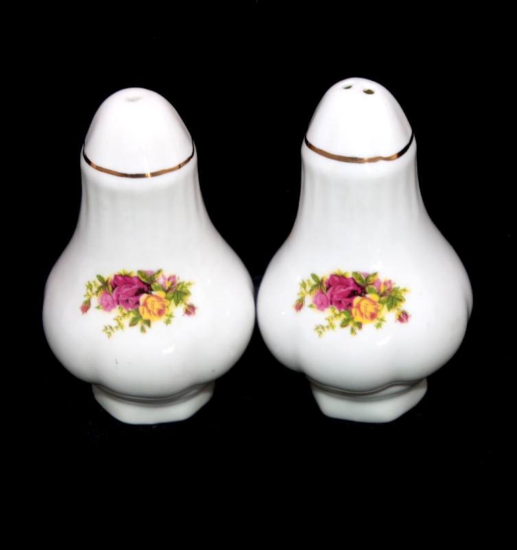 Vintage Crown Royal fine porcelain country roses salt & pepper shakers pots