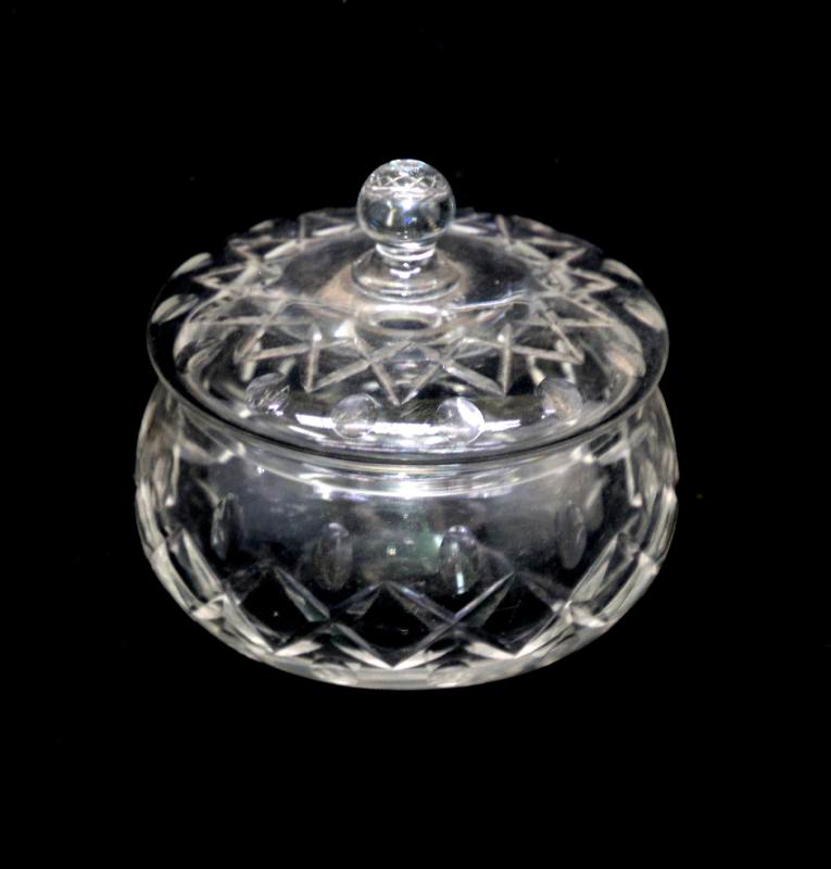 Vintage pretty lidded crystal trinket bowl