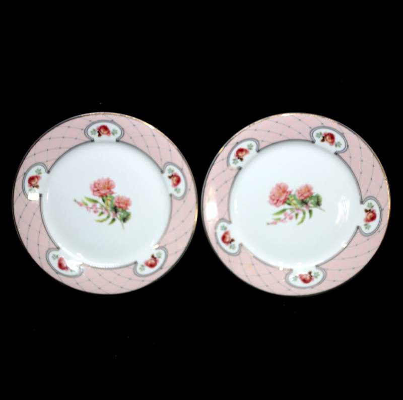Vintage beautiful pastel pink Crabtree & Evelyn London pair of plates