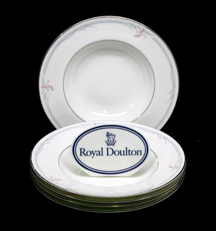 Vintage ROYAL DOULTON England 1982 Carnation set of 5 large cereal bowls