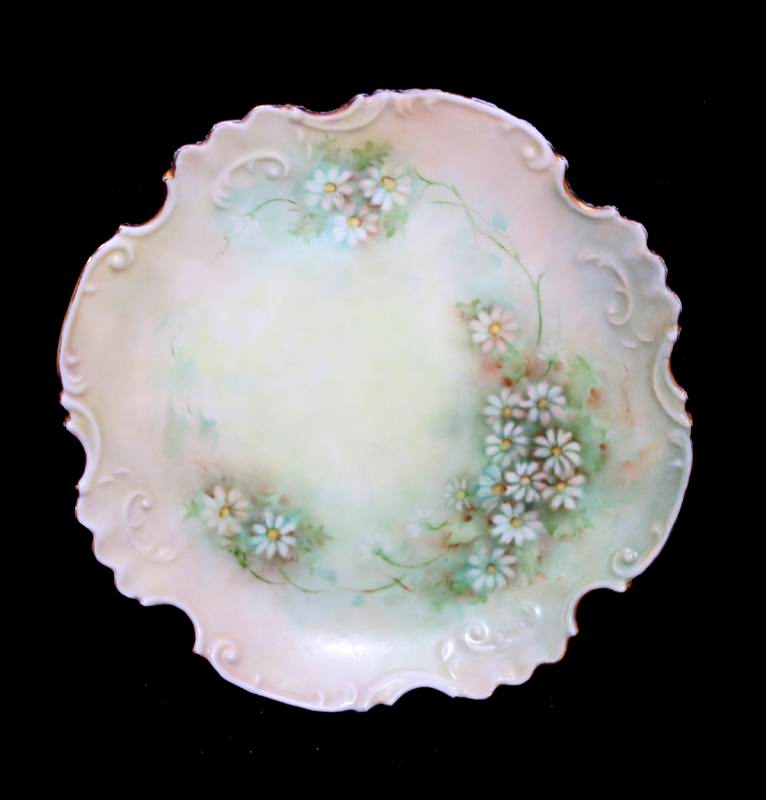 Vintage exquisitely pretty pastel greens daisies hand painted plate