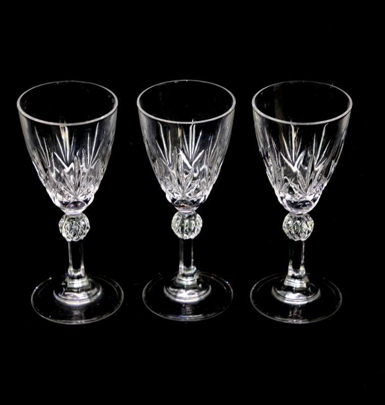 Vintage set of 3 pretty bobble stem sparkly liqueur or shot glasses