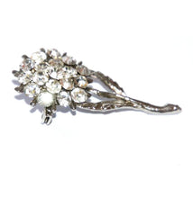 Load image into Gallery viewer, Vintage white metal sparkly and pretty diamante flower brooch
