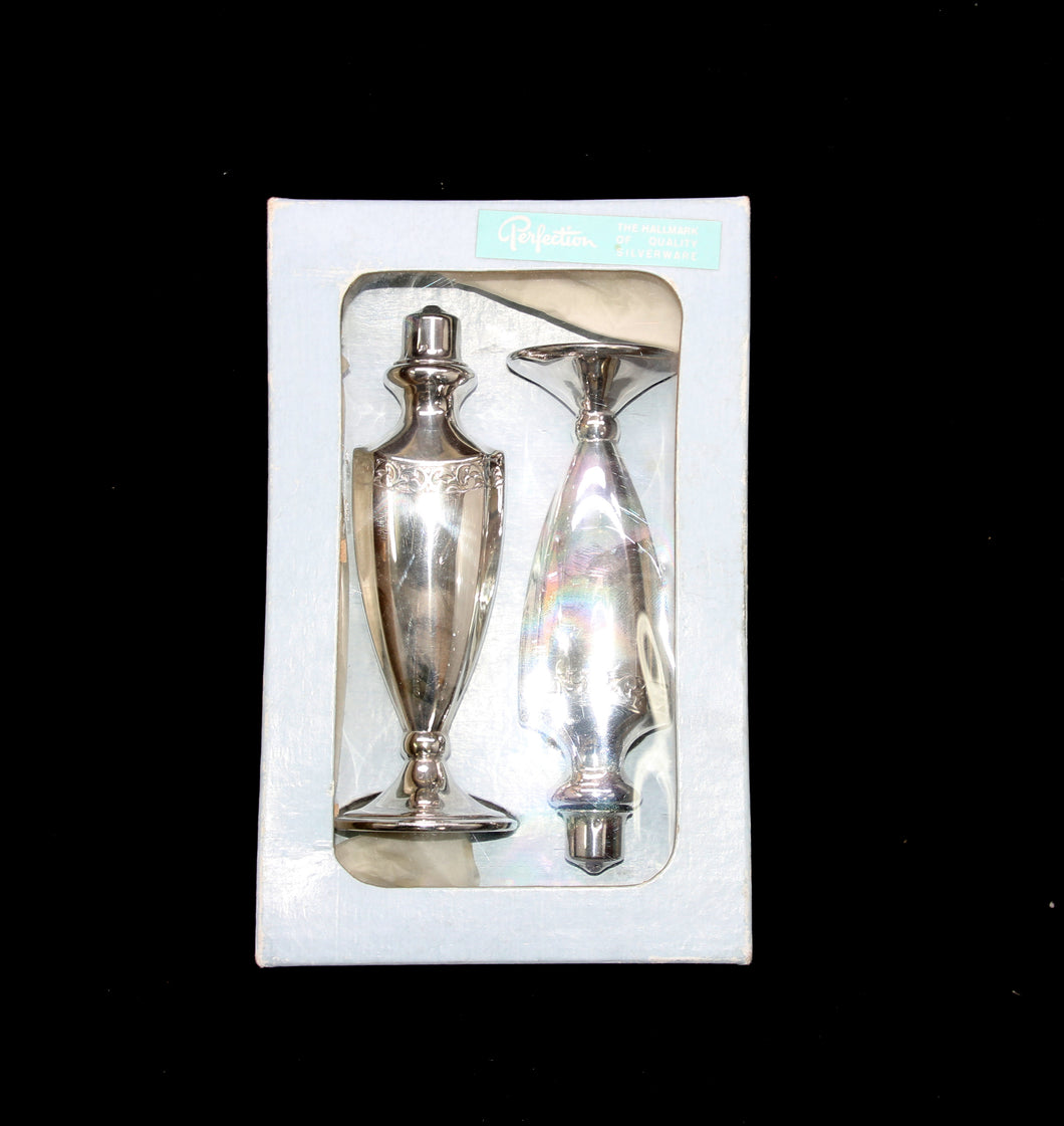Vintage PARAMOUNT EPNS silver plated art deco style salt & pepper shakers in box