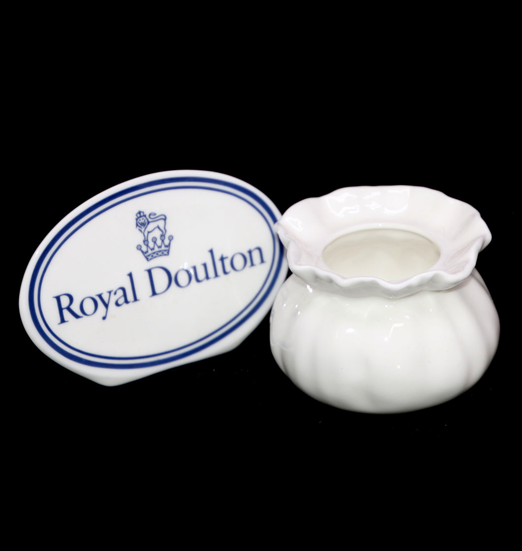 Vintage ROYAL DOULTON England bone china plain white Dorothy pot