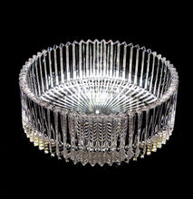 Load image into Gallery viewer, Vintage exquisite crystal sun rays bowl in gold tone metal holder

